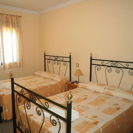 Hostal Miraflor De Las Cadenas Cuacos De Yuste Bagian luar foto