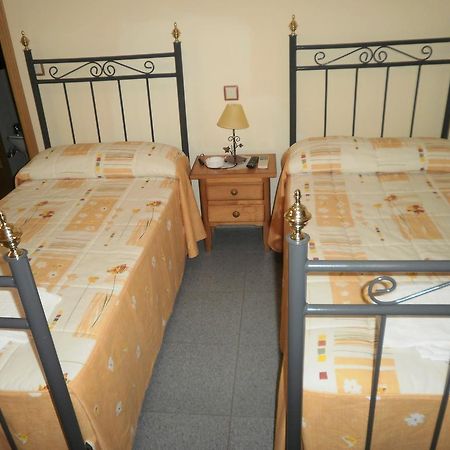 Hostal Miraflor De Las Cadenas Cuacos De Yuste Bagian luar foto