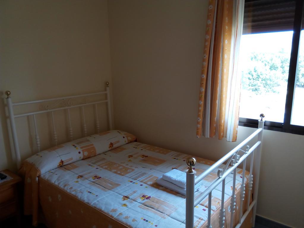 Hostal Miraflor De Las Cadenas Cuacos De Yuste Bagian luar foto