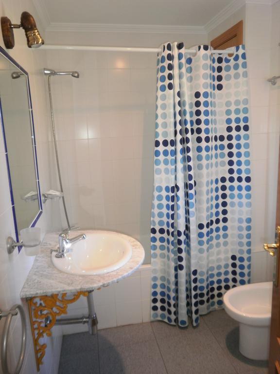 Hostal Miraflor De Las Cadenas Cuacos De Yuste Bagian luar foto