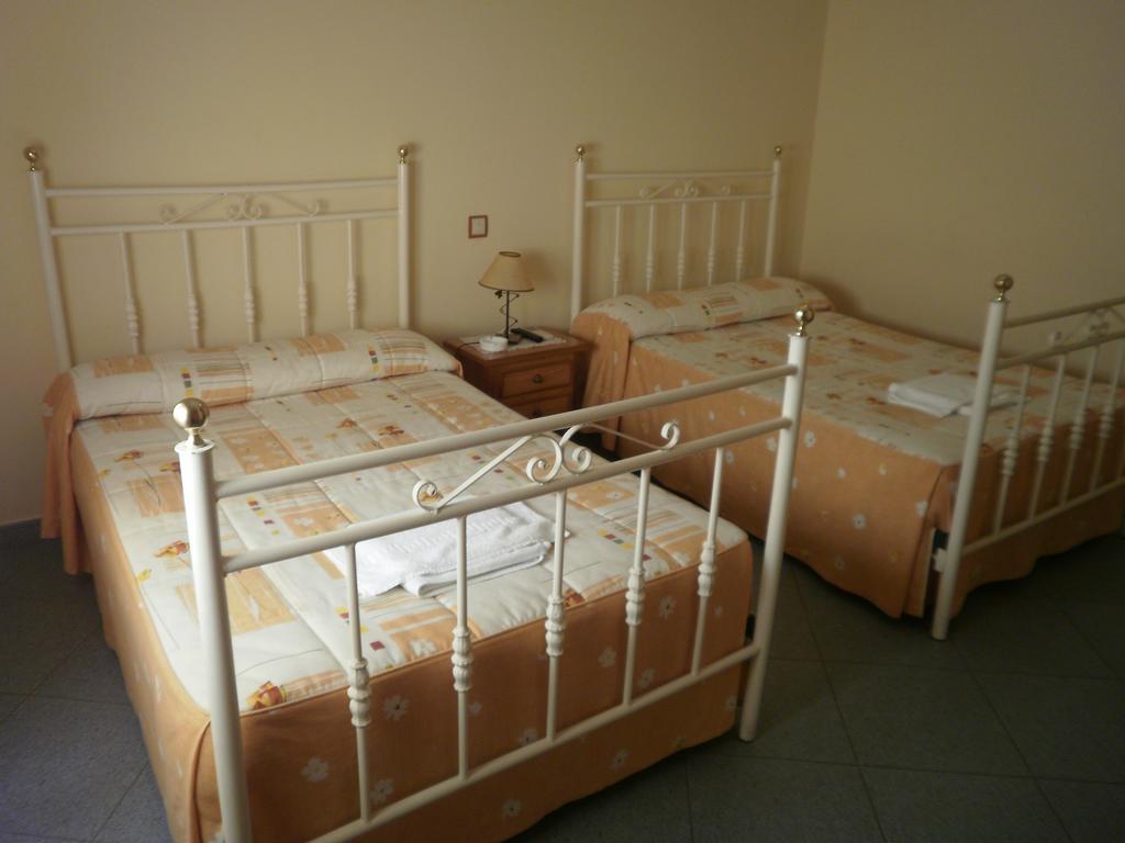 Hostal Miraflor De Las Cadenas Cuacos De Yuste Bagian luar foto